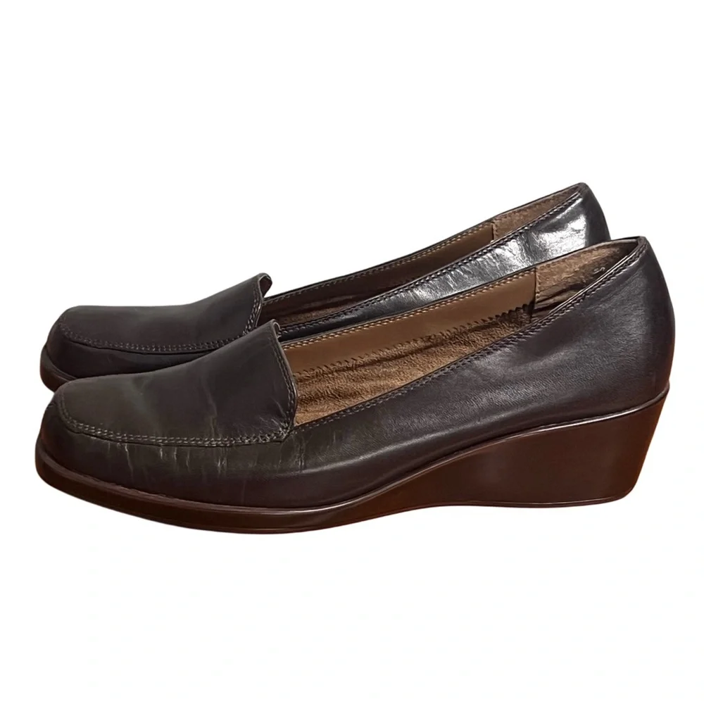 Women's AEROSOLES Final Exam Brown Leather Slip-On Wedge Heel Loafer Sz 9.5